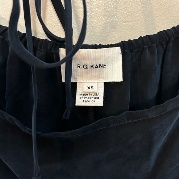 R.G Kane Ruched Sleeve Blouse - Picture 2 of 4